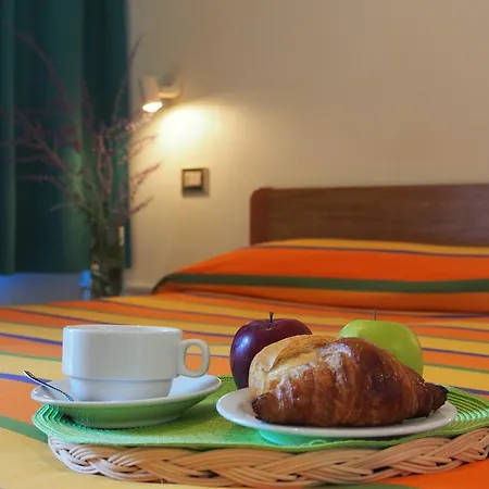 Le Tre Isole Otel