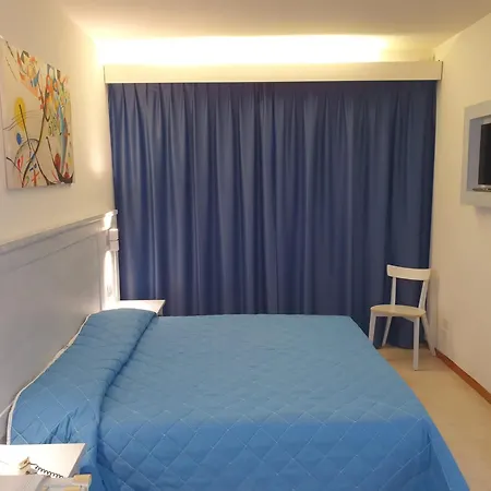 Le Tre Isole Отель 3*