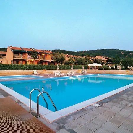 Le Tre Isole 3* Маджоне