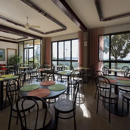 Le Tre Isole Отель Маджоне