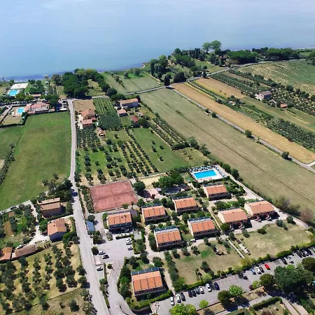 Le Tre Isole Отель Маджоне